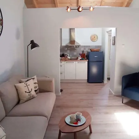 Feriehus House Sidro,