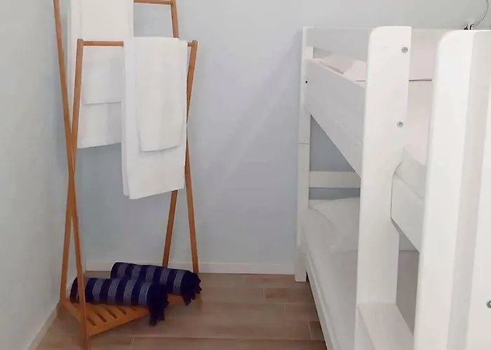 House Sidro, * Стари Град