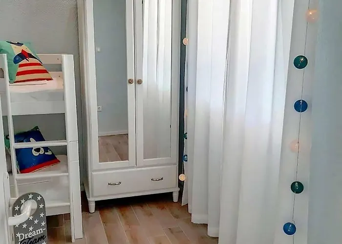 House Sidro, * Стари Град