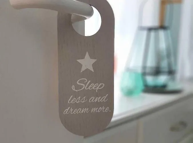 House Sidro, * Стари Град