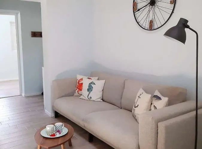 House Sidro, * Стари Град