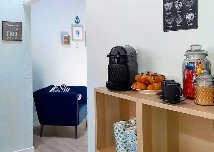 House Sidro, * Стари Град