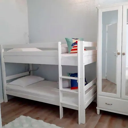 بيت للعطل House Sidro,