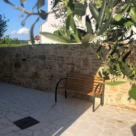 Сasa de vacaciones House Sidro,