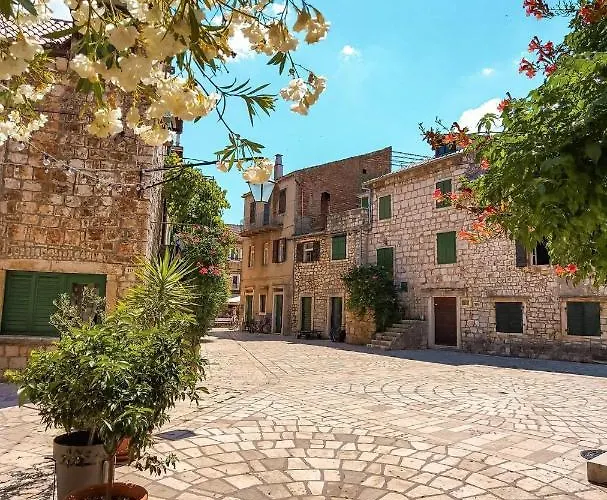 بيت للعطل House Sidro, ستاري غراد